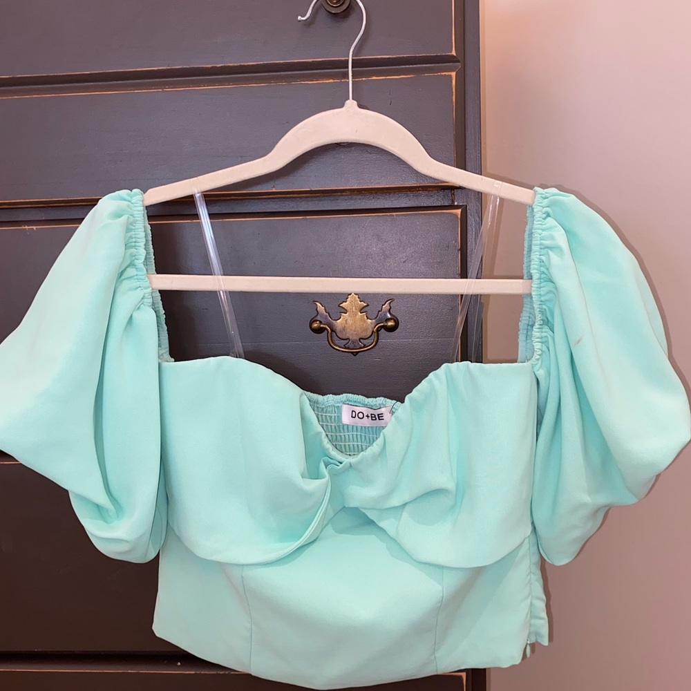 DO+BE mint green/blue top